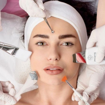 Маникюр, педикюр, депиляция, чистка лица.