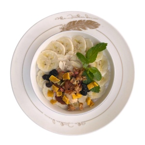 Банановая овсянка с миндалем