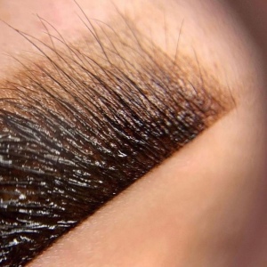 Брови КОМПЛЕКС (ламинирование, окрашивание, коррекция)