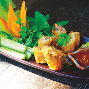 Глубоко жареные весенние рулетики