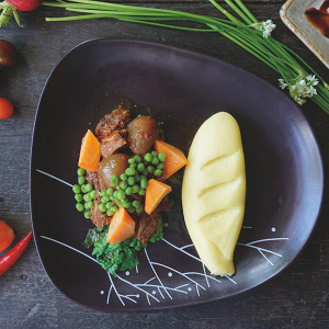 Говядина по-бургундски, пюре