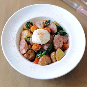 Колбаса и картофельное пюре