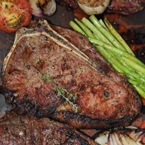 Сухое выдержанное мясо Нью-Йорк стриплоин с костью ~500 г